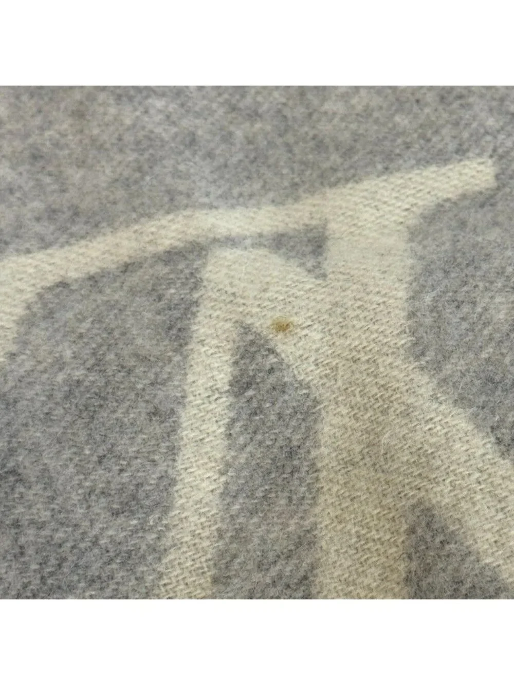 Louis Vuitton Echarpe Reykjavik Cashmere Scarf Gray